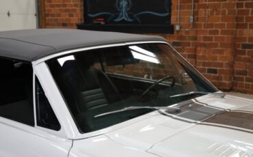 Ford-Mustang-1967-Wimbledon-White-Black-ampamp-Gray-22