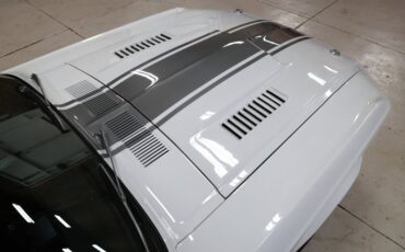 Ford-Mustang-1967-Wimbledon-White-Black-ampamp-Gray-24