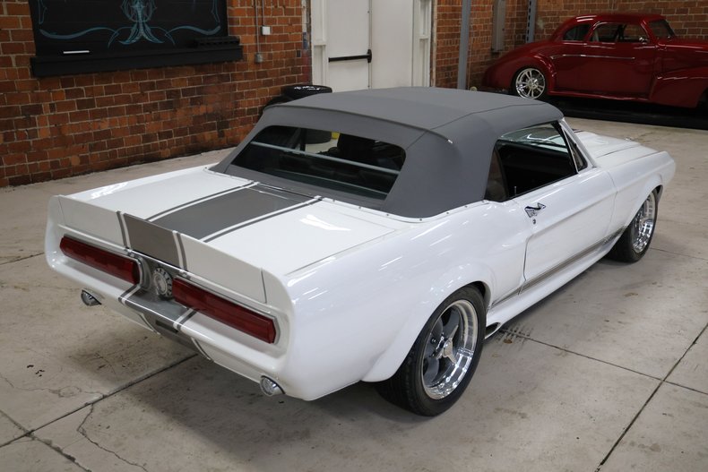Ford-Mustang-1967-Wimbledon-White-Black-ampamp-Gray-31