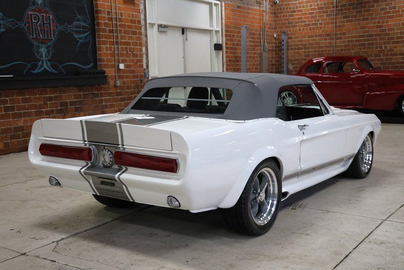 Ford-Mustang-1967-Wimbledon-White-Black-ampamp-Gray-32