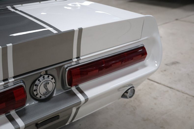 Ford-Mustang-1967-Wimbledon-White-Black-ampamp-Gray-37