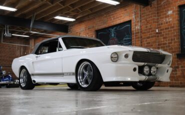 Ford-Mustang-1967-Wimbledon-White-Black-ampamp-Gray