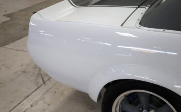 Ford-Mustang-1967-Wimbledon-White-Black-ampamp-Gray-4