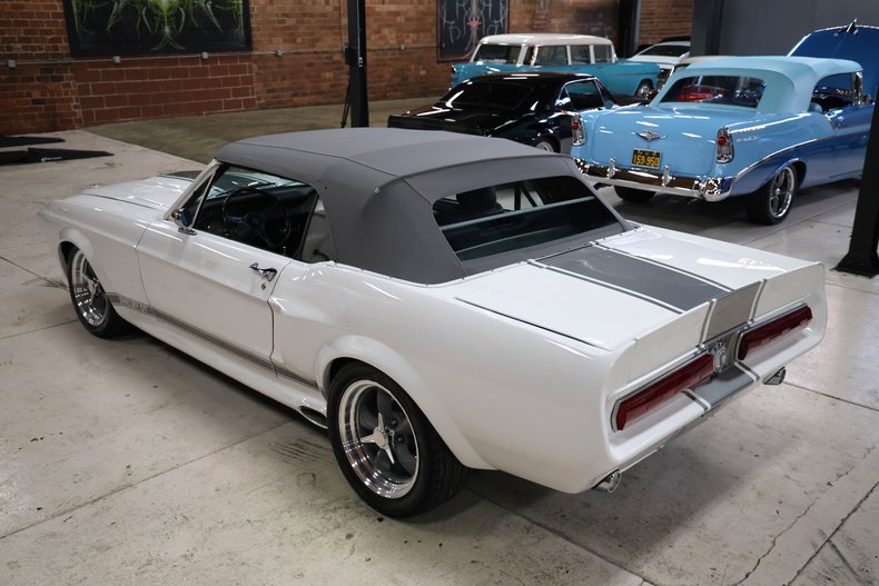 Ford-Mustang-1967-Wimbledon-White-Black-ampamp-Gray-40