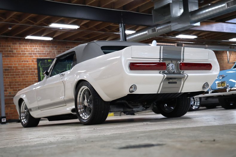 Ford-Mustang-1967-Wimbledon-White-Black-ampamp-Gray-42