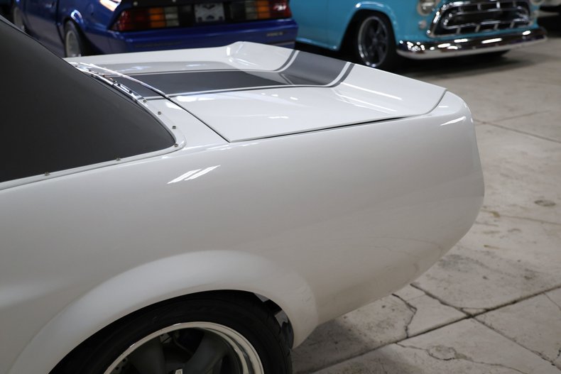 Ford-Mustang-1967-Wimbledon-White-Black-ampamp-Gray-44