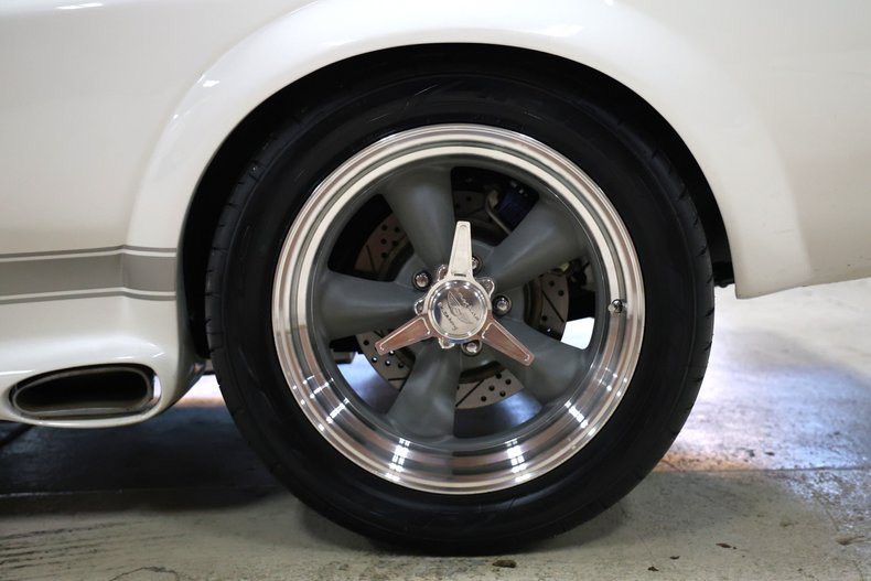 Ford-Mustang-1967-Wimbledon-White-Black-ampamp-Gray-47