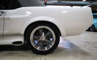 Ford-Mustang-1967-Wimbledon-White-Black-ampamp-Gray-48