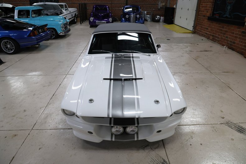 Ford-Mustang-1967-Wimbledon-White-Black-ampamp-Gray-7