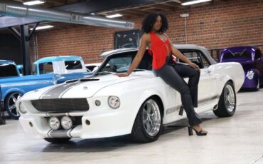 Ford-Mustang-1967-Wimbledon-White-Black-ampamp-Gray-9