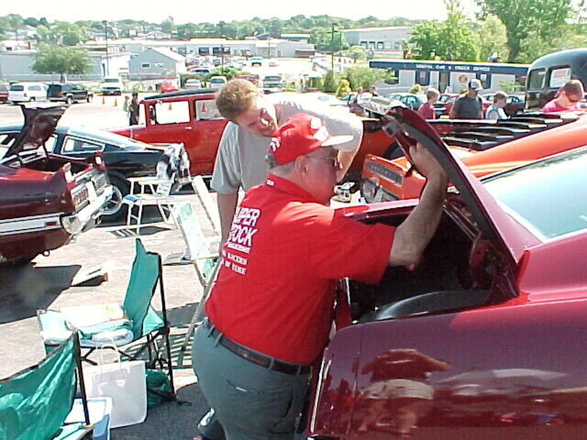 Ford-Mustang-1968-Royal-Maroon-Black-10