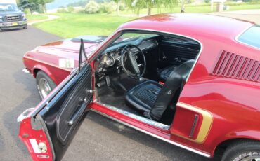 Ford-Mustang-1968-Royal-Maroon-Black-11