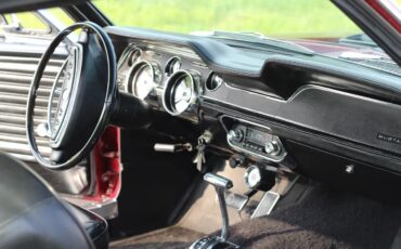 Ford-Mustang-1968-Royal-Maroon-Black-12