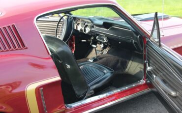 Ford-Mustang-1968-Royal-Maroon-Black