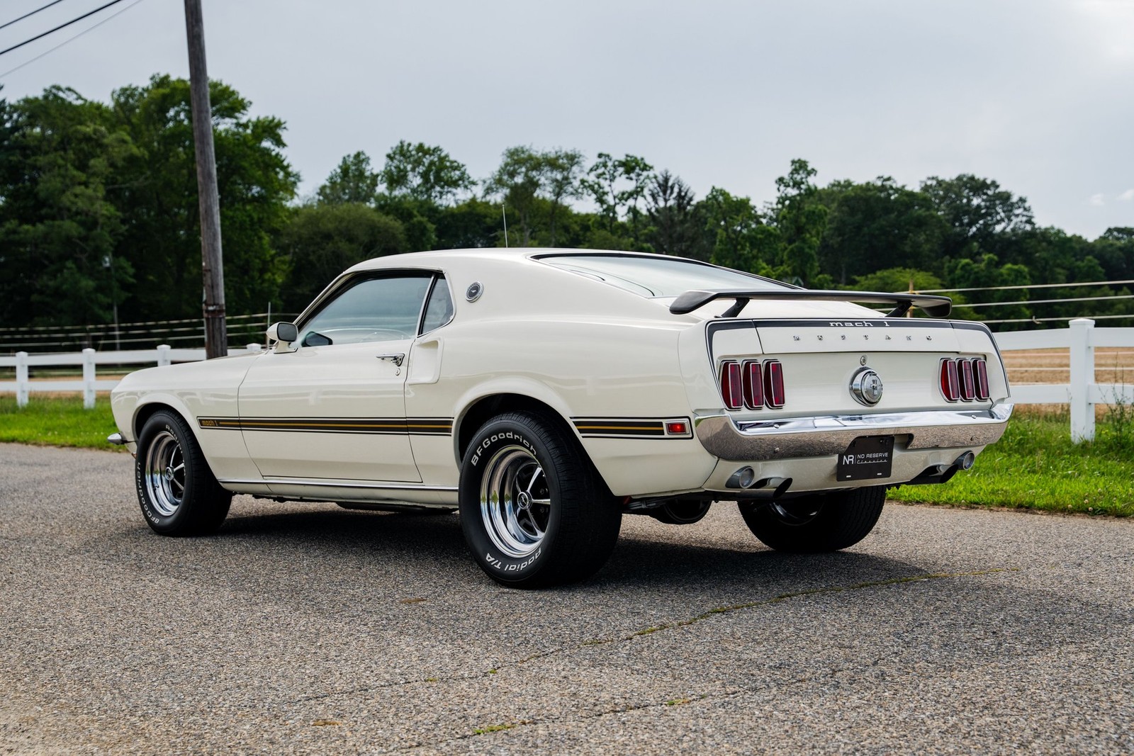 Ford-Mustang-1969-Coupe-12