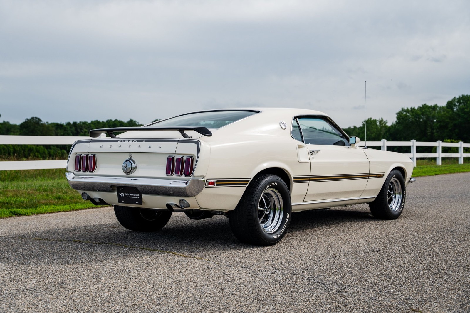 Ford-Mustang-1969-Coupe-14