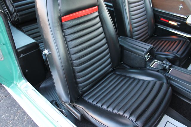 Ford-Mustang-1969-Green-Black-40