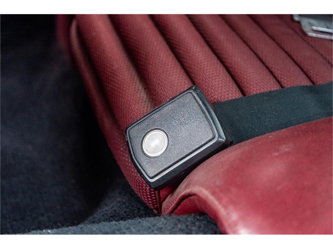 Ford-Mustang-1969-Toreador-Red-Red-CorinthianRed-Clarion-Knit-13