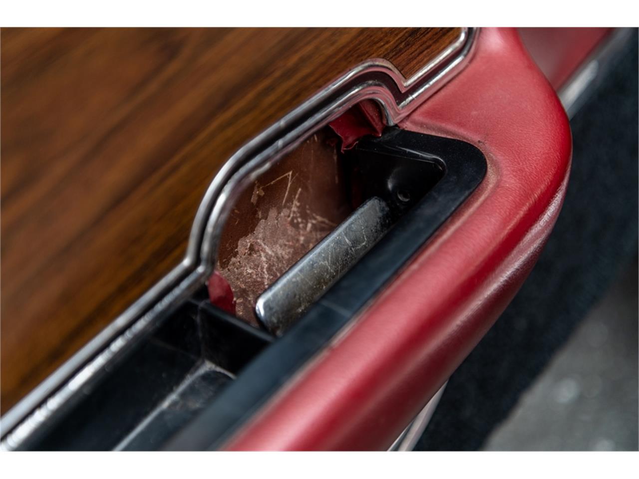 Ford-Mustang-1969-Toreador-Red-Red-CorinthianRed-Clarion-Knit-16