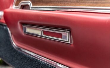 Ford-Mustang-1969-Toreador-Red-Red-CorinthianRed-Clarion-Knit-17