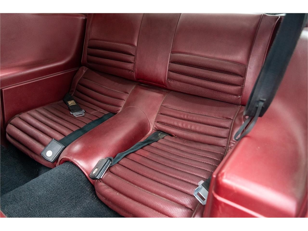 Ford-Mustang-1969-Toreador-Red-Red-CorinthianRed-Clarion-Knit-25