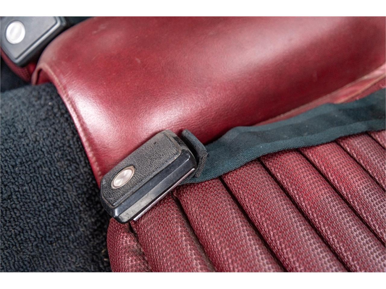 Ford-Mustang-1969-Toreador-Red-Red-CorinthianRed-Clarion-Knit-26