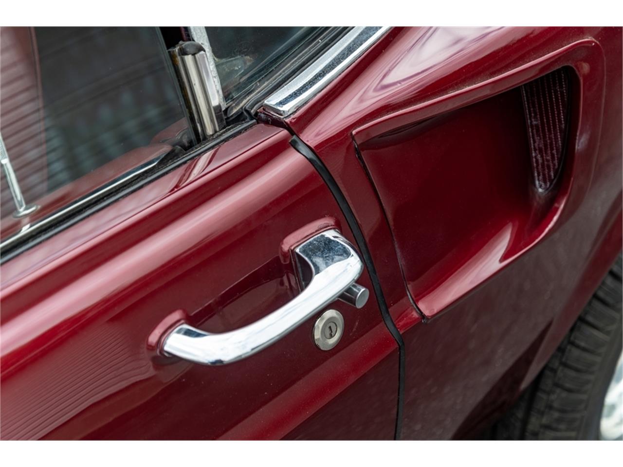 Ford-Mustang-1969-Toreador-Red-Red-CorinthianRed-Clarion-Knit-4