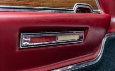 Ford-Mustang-1969-Toreador-Red-Red-CorinthianRed-Clarion-Knit-72
