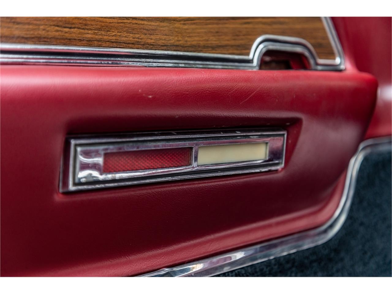 Ford-Mustang-1969-Toreador-Red-Red-CorinthianRed-Clarion-Knit-72