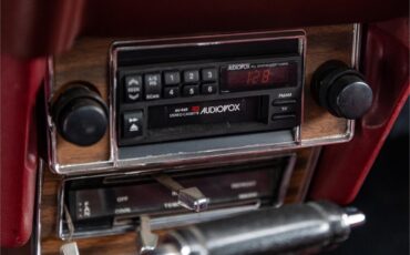 Ford-Mustang-1969-Toreador-Red-Red-CorinthianRed-Clarion-Knit-8