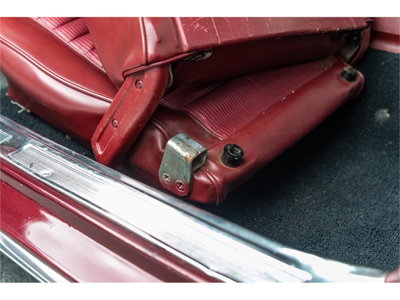 Ford-Mustang-1969-Toreador-Red-Red-CorinthianRed-Clarion-Knit-94