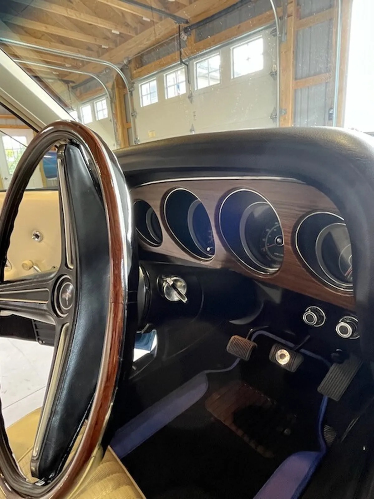 Ford-Mustang-1970-Medium-Metallic-Blue-White-13