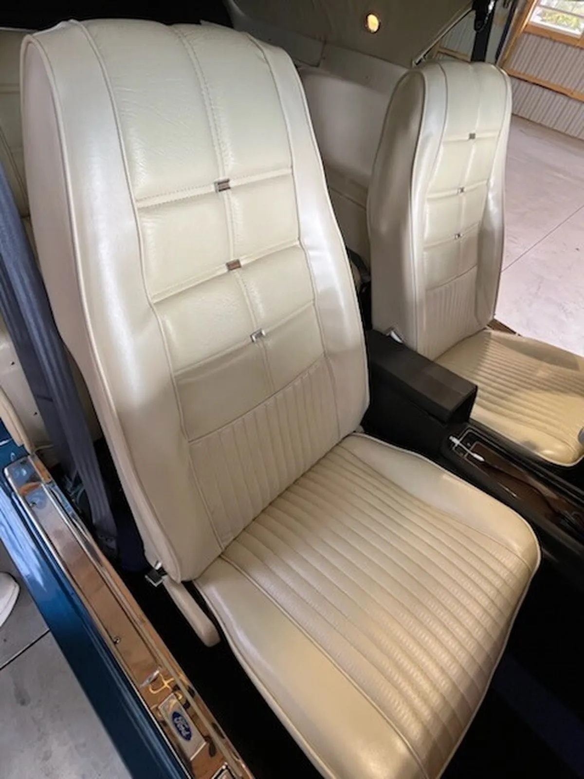 Ford-Mustang-1970-Medium-Metallic-Blue-White-9