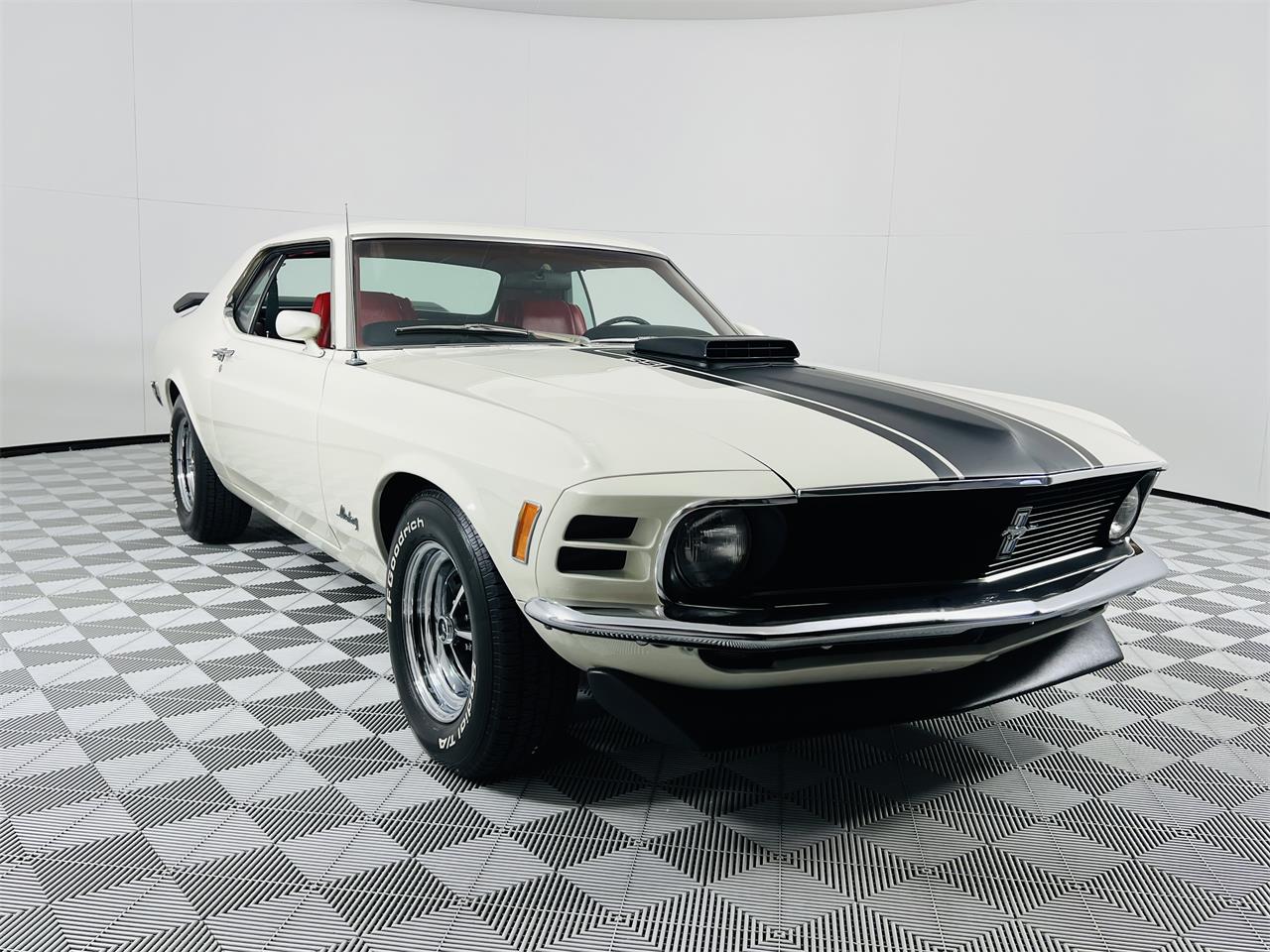 Ford-Mustang-1970-White-Red-1