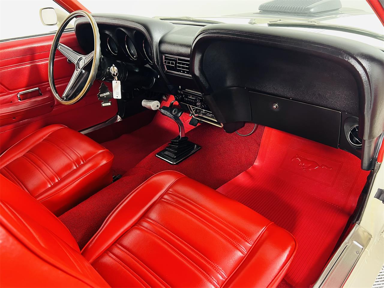 Ford-Mustang-1970-White-Red-19