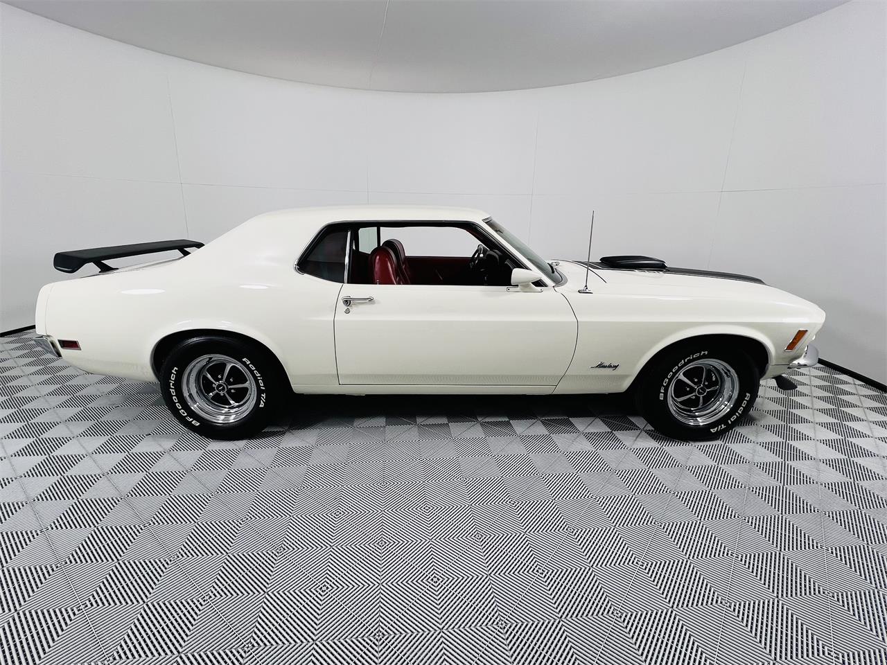 Ford-Mustang-1970-White-Red-7