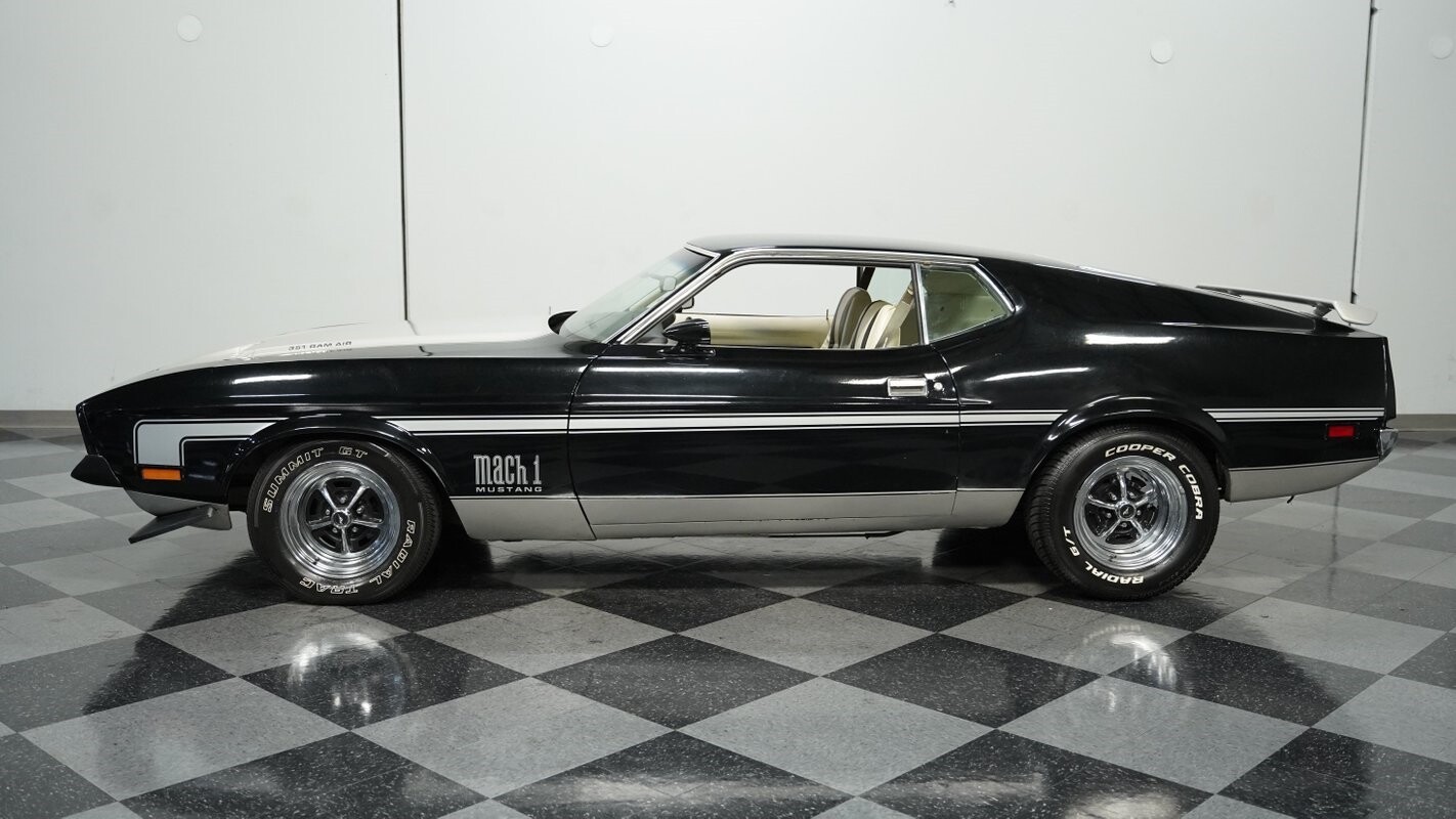 Ford-Mustang-1971-Coupe-2