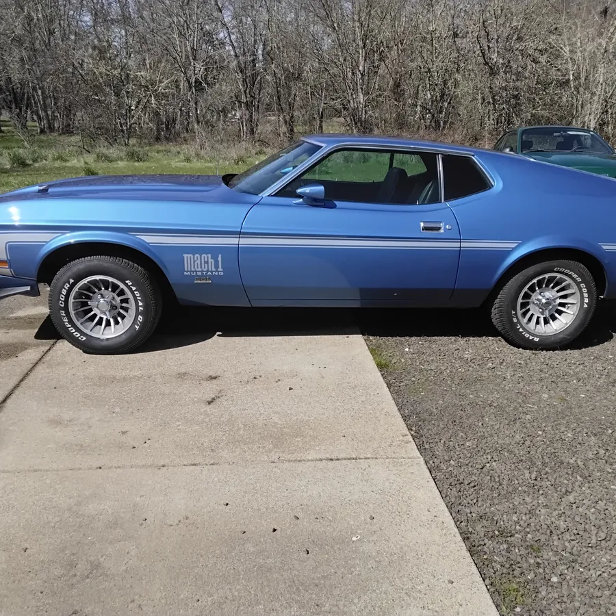 Ford-Mustang-1972-Blue-Black-3