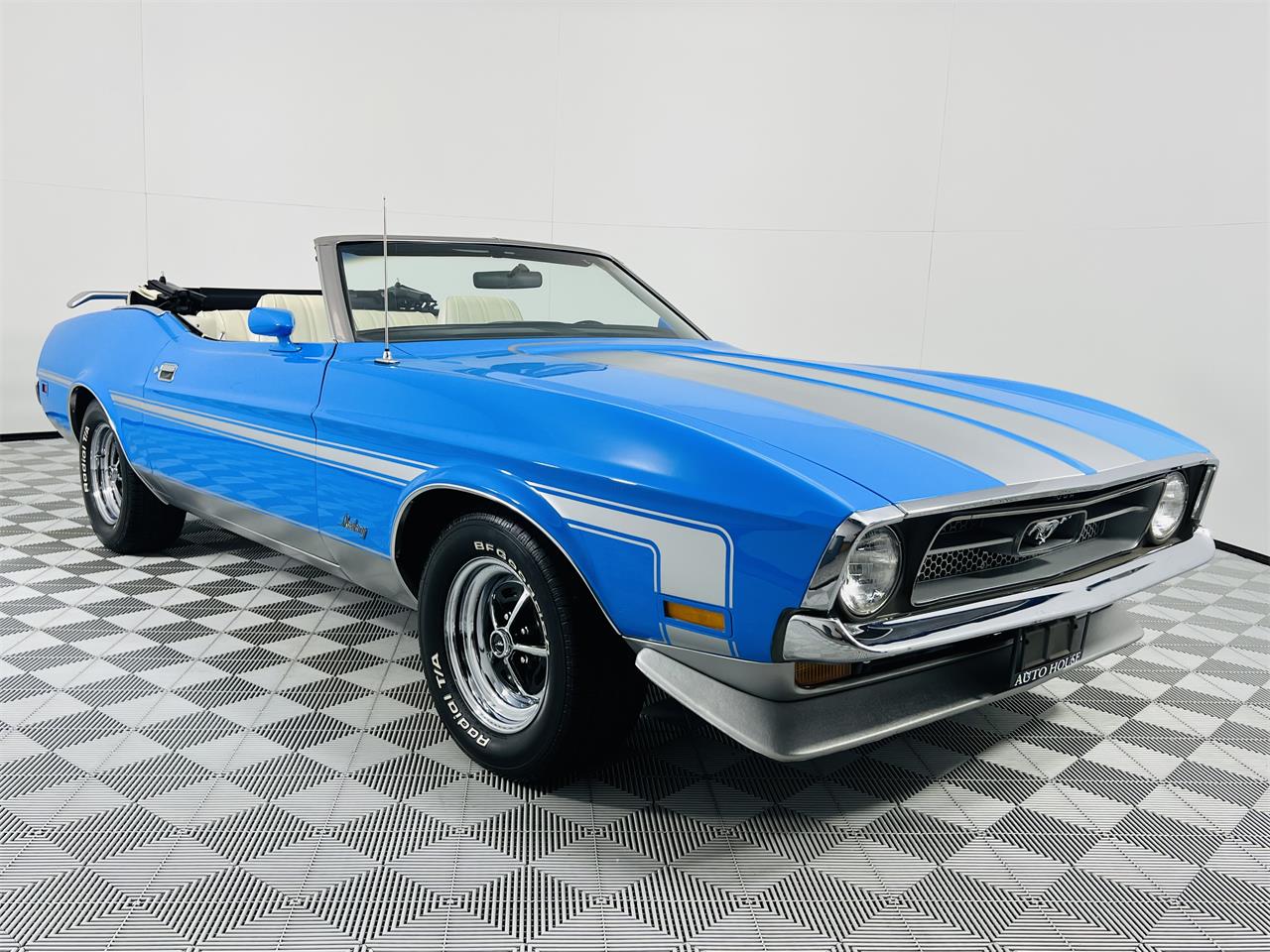 Ford-Mustang-1972-Blue-White-1