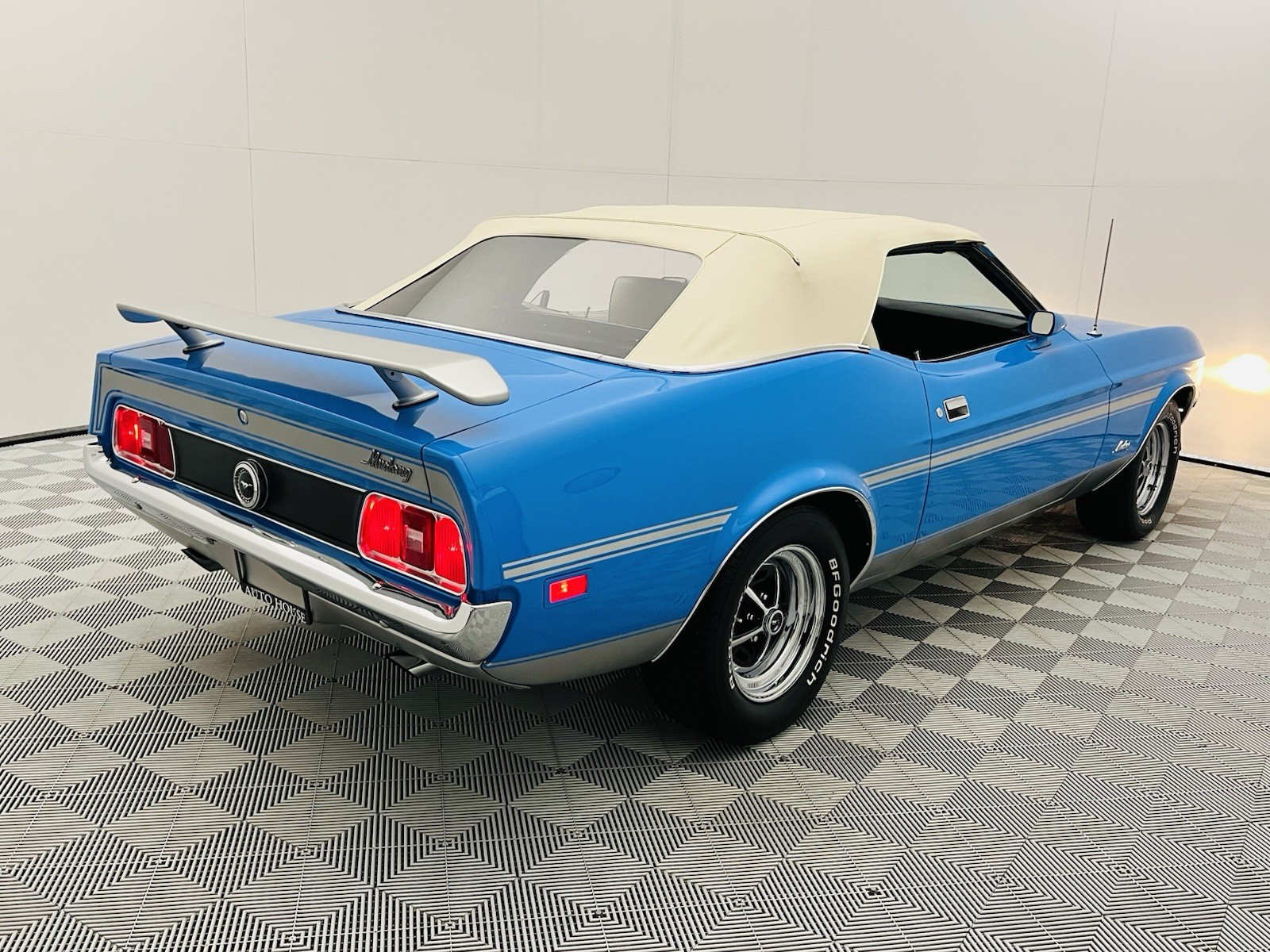 Ford-Mustang-1972-Coupe-15