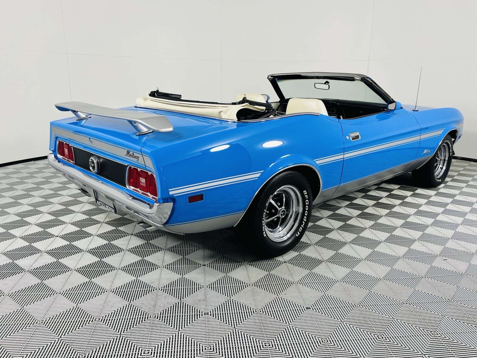 Ford-Mustang-1972-Coupe-3