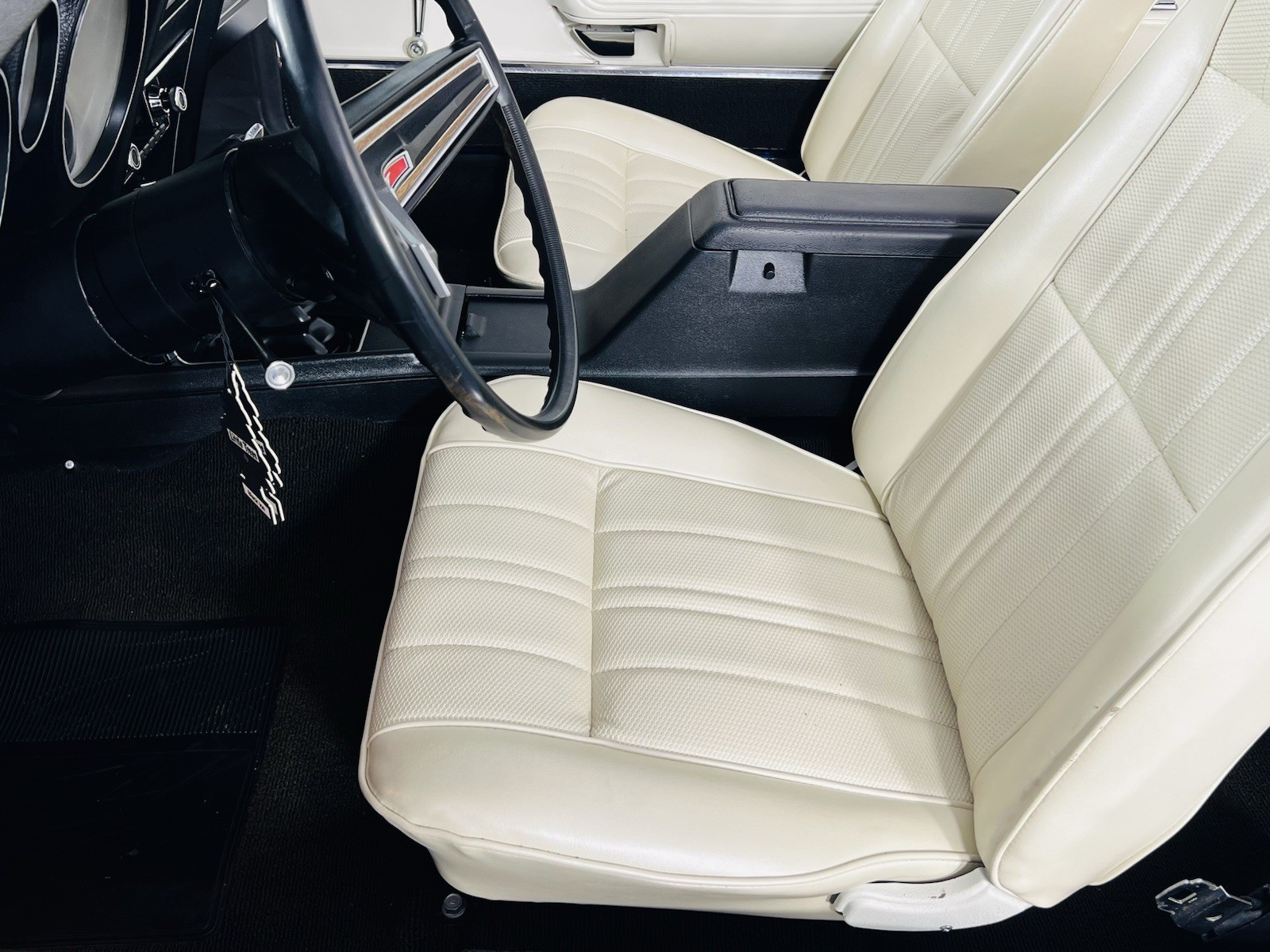 Ford-Mustang-1972-Coupe-7
