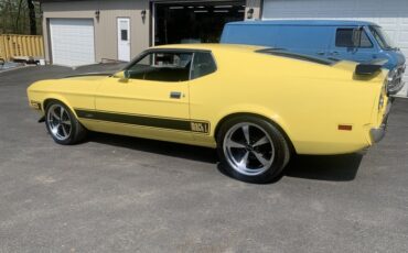 Ford-Mustang-1973-Yellow-Black