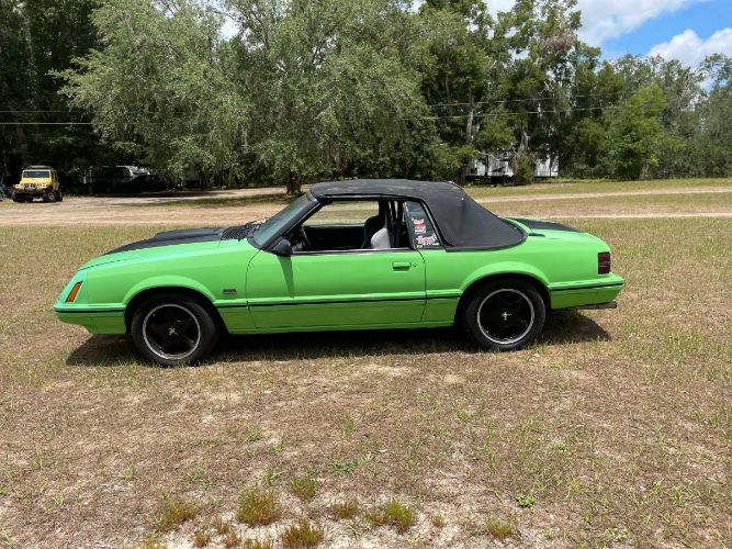 Ford-Mustang-1983-Green-10