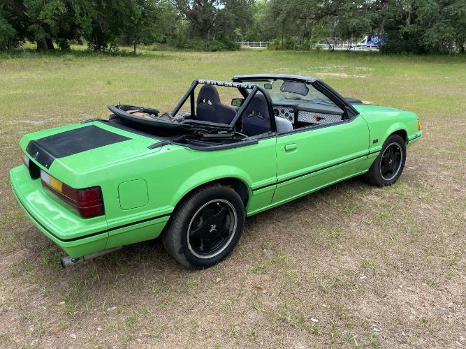Ford-Mustang-1983-Green-2