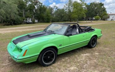 Ford-Mustang-1983-Green