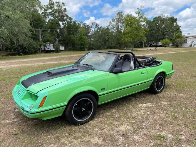 Ford-Mustang-1983-Green
