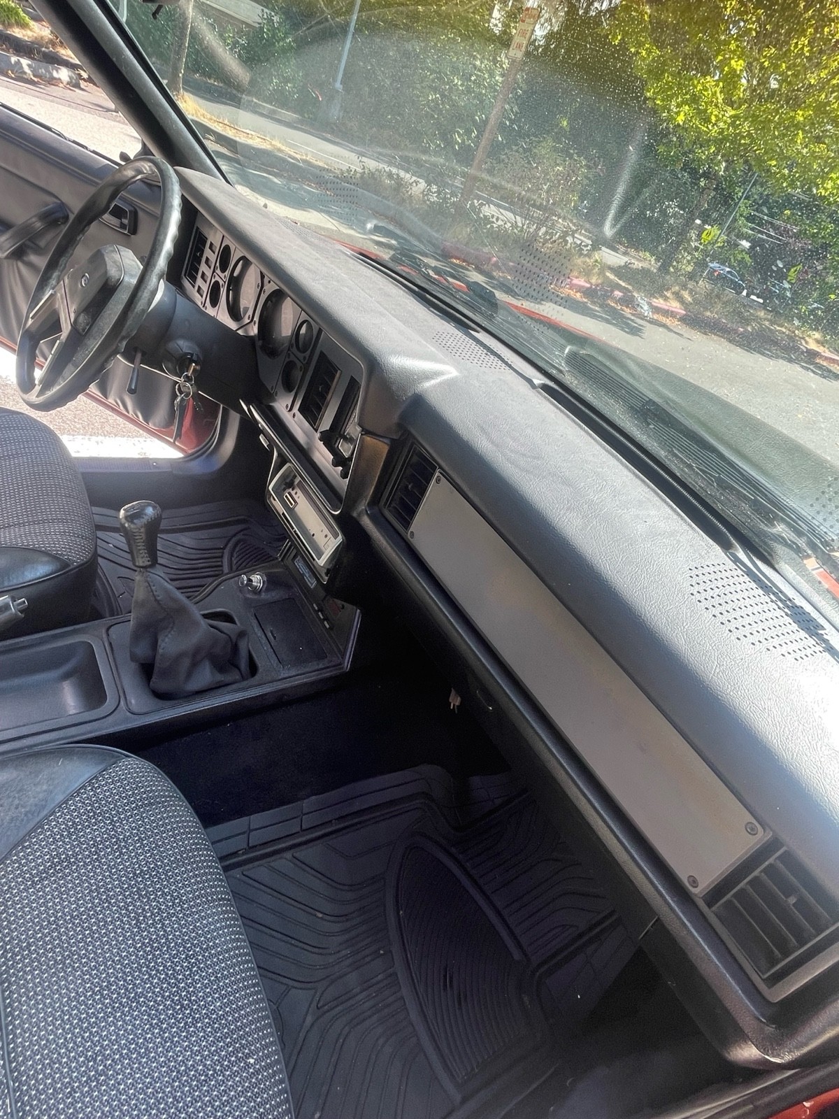 Ford-Mustang-1984-29
