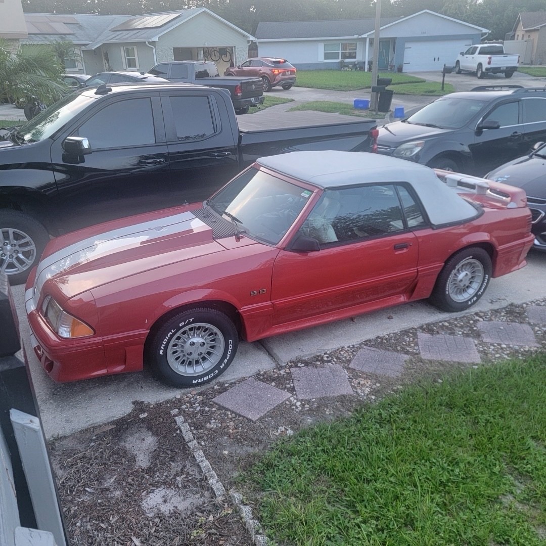 Ford-Mustang-1984-Convertible