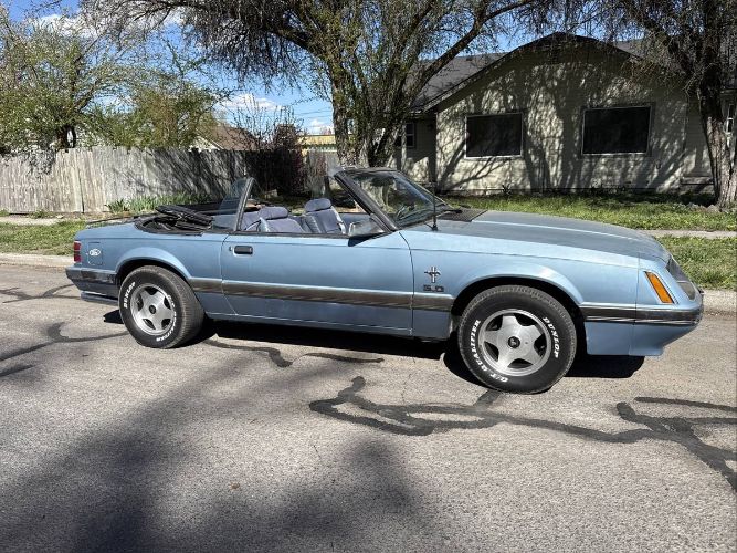 Ford-Mustang-1986-Blue-5